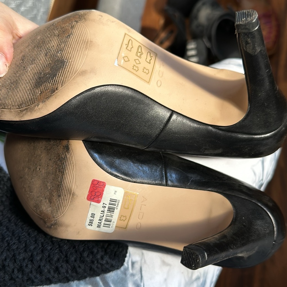 Round Toe Black Pumps - image 3